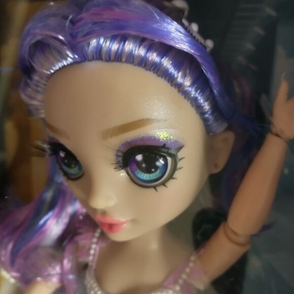 Rainbow High Violet - Picture 2 of 7